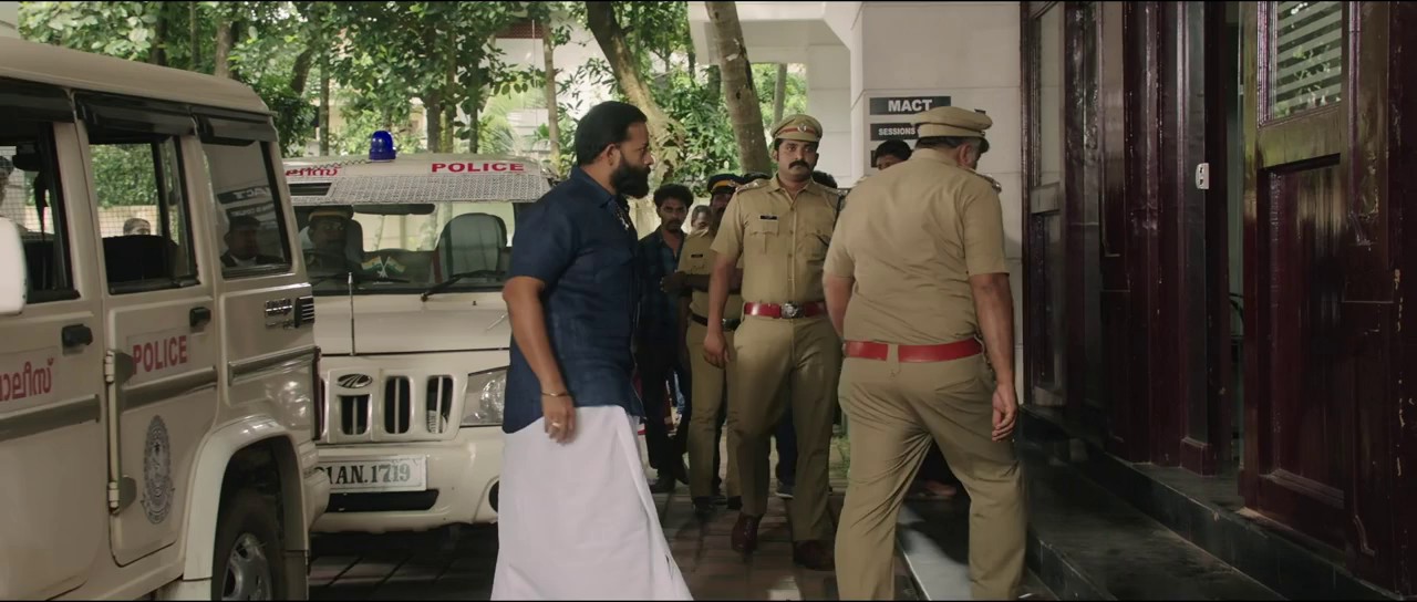 Thrissur Pooram (2019) AMZN WEB-DL Hindi 720p AVC DDP 2.0 ESub B4uHD.mkv.0002